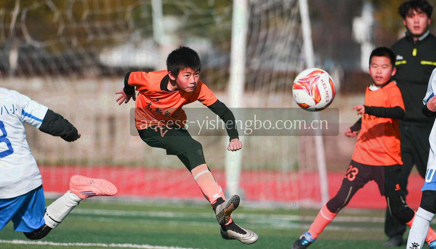 三步上手流程示意图，三个节点由电光青箭头依次连接，深色底上无文字